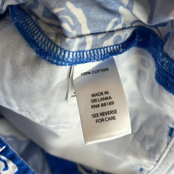 Lilly Pulitzer Walsh Shorts | Quahog Chowder blue & white print, size 8 - Picture 5 of 6